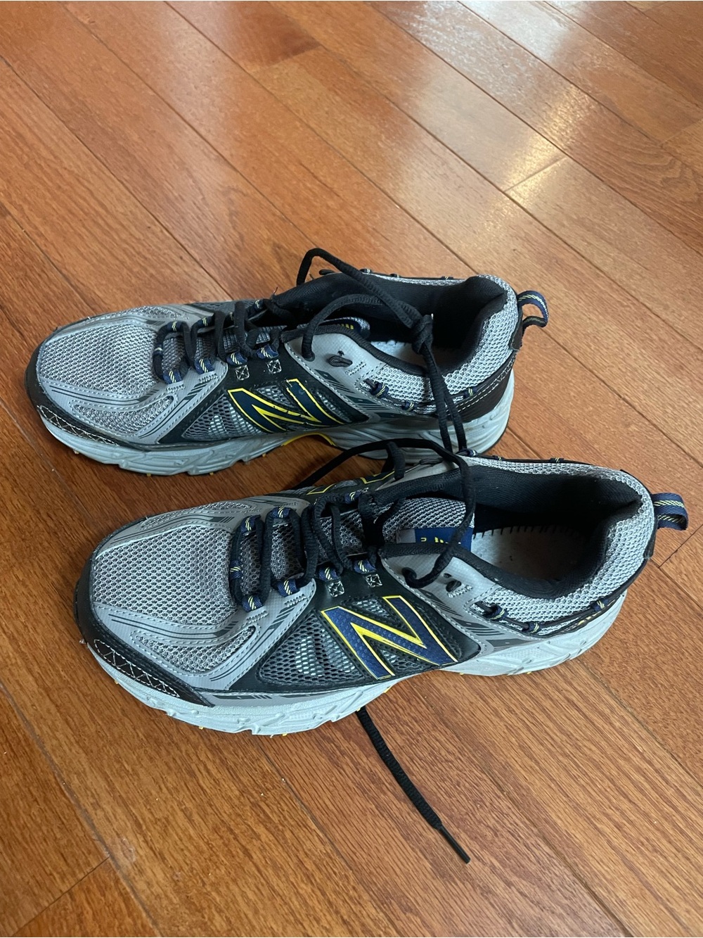 New Balance Men's Gray and Yellow Athletic Sneakers